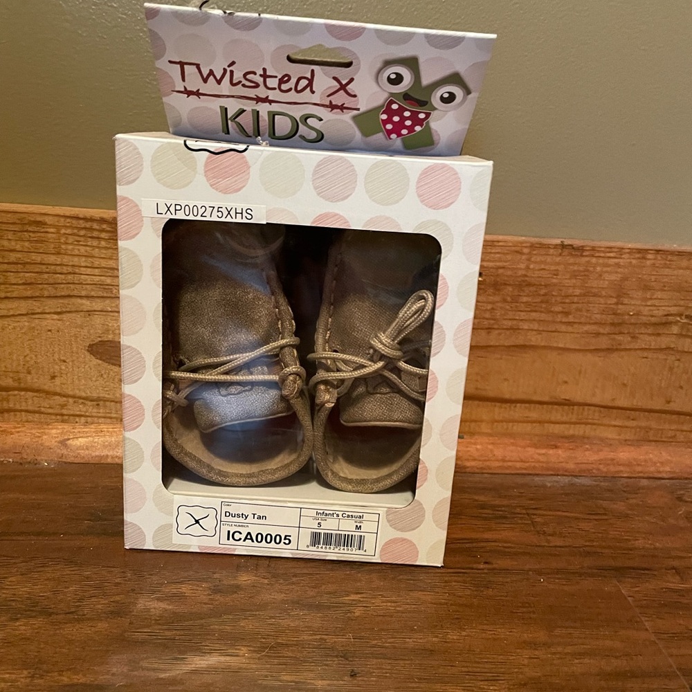 Twisted X toddler shoes *BRAND NEW , NEVER WORN*